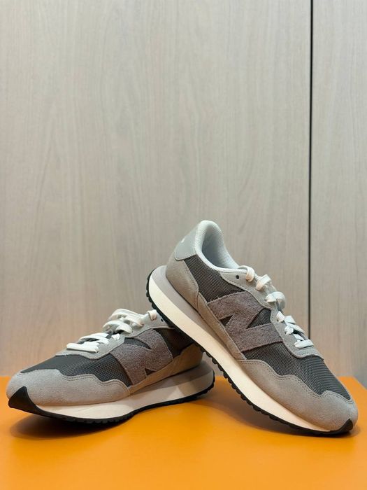 New Balance M237