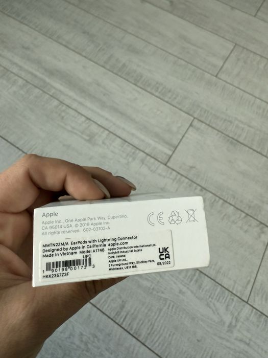 Жични слушалки на Apple