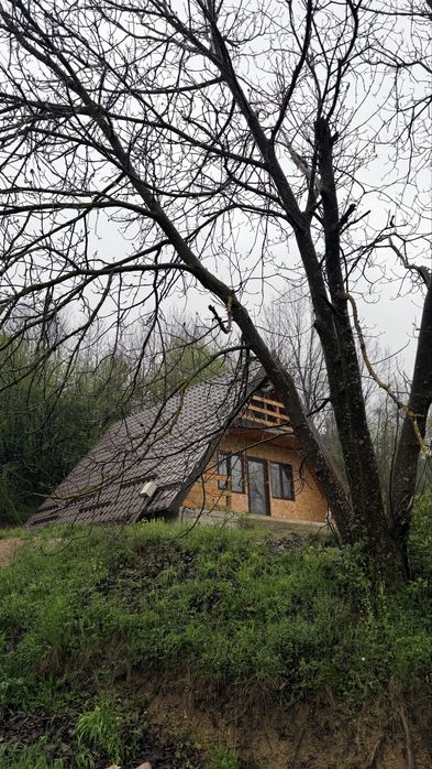 Casă Cabană A Frame la Munte de Vanzare 110 mp – Teren 1000 mp – Podul Dâmboviței (Culoarul Rucăr-Bran)