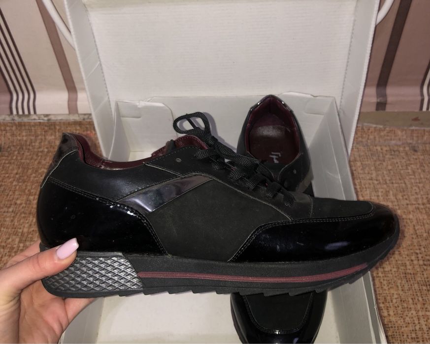 Дамски спортни обувки естествена кожа