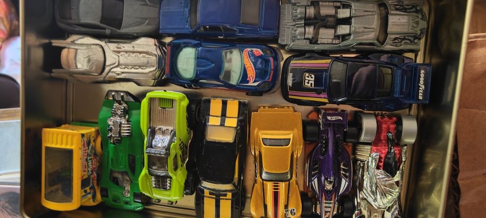 Коллекция машинок hot wheels