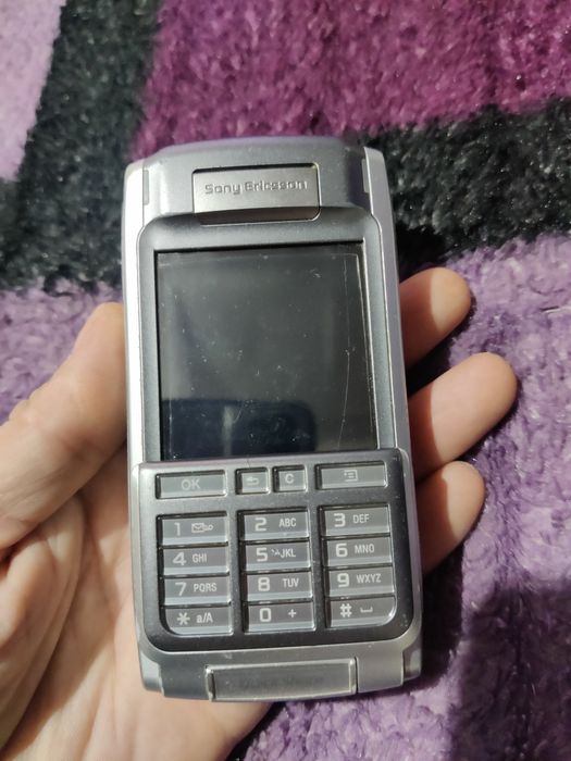 Vând Sony Ericsson P910I