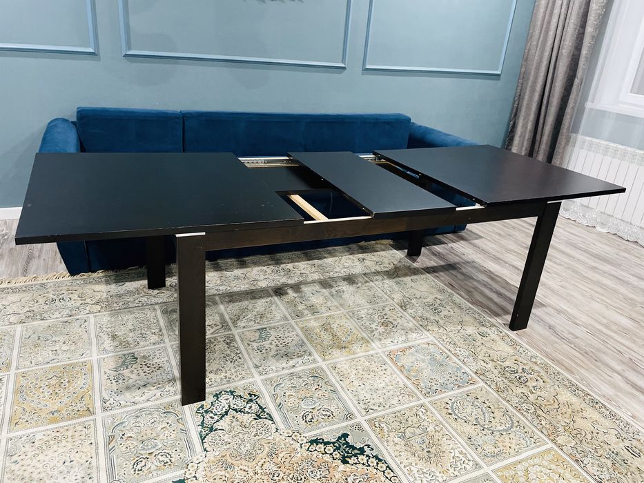 Продам гостийнный стол