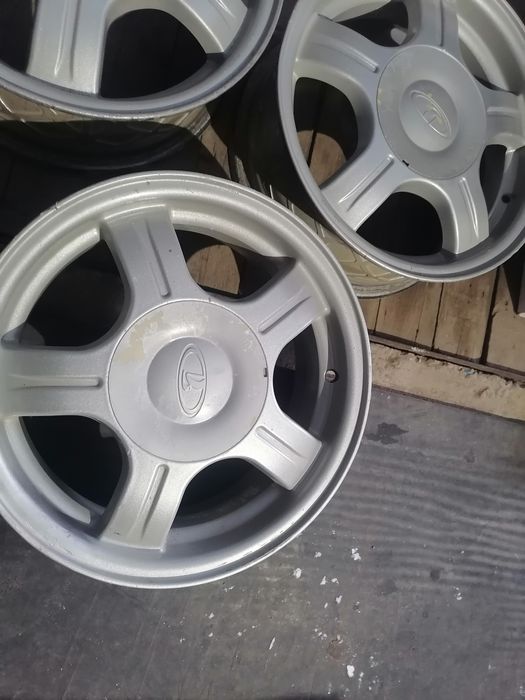 Продам диски 14 радиус на приору. 3 штуки.
