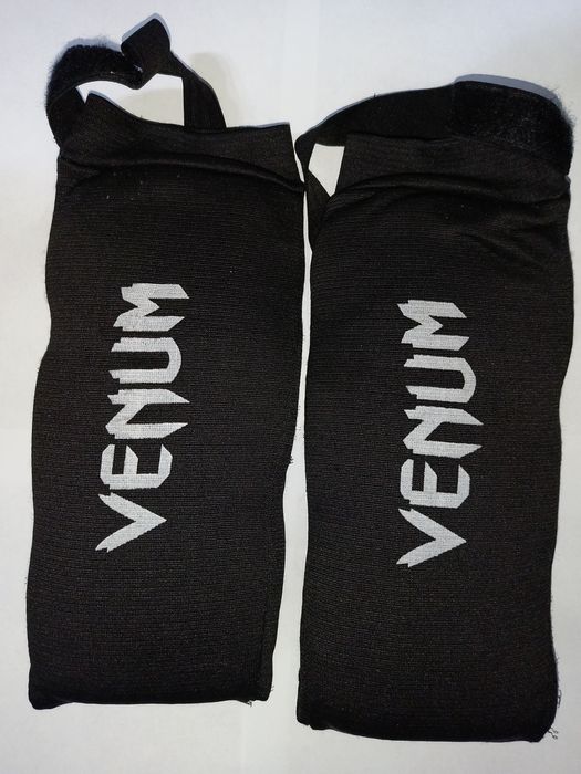 Футы "Venum" (спортинвентарь)