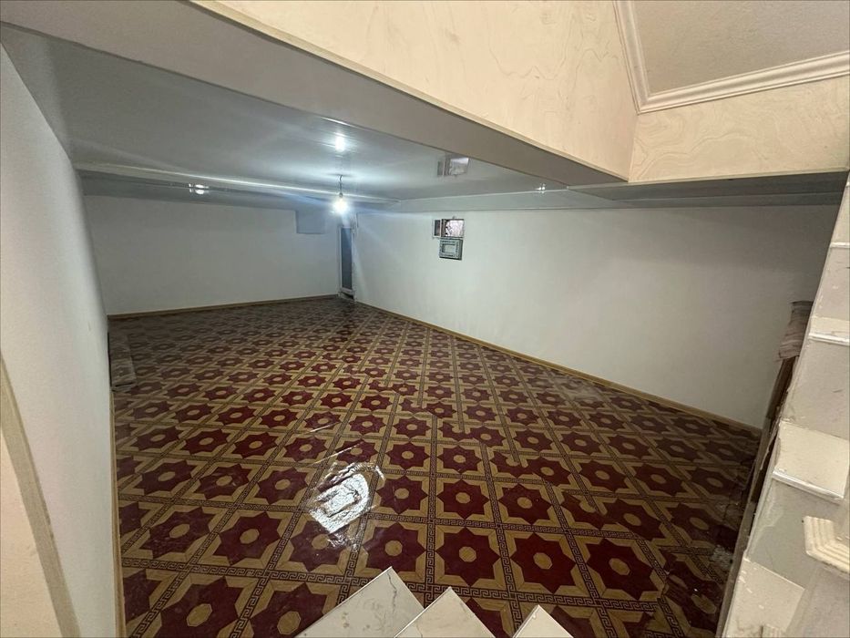 Olmazor hovli 2.1 sotix 7 ta xona