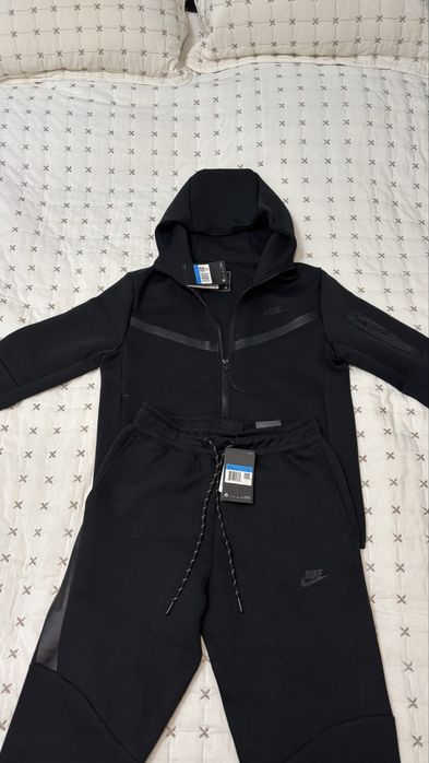 Черный  найк теч флис новая