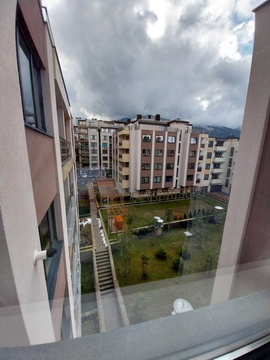 Дава под наем тристаен апартамент