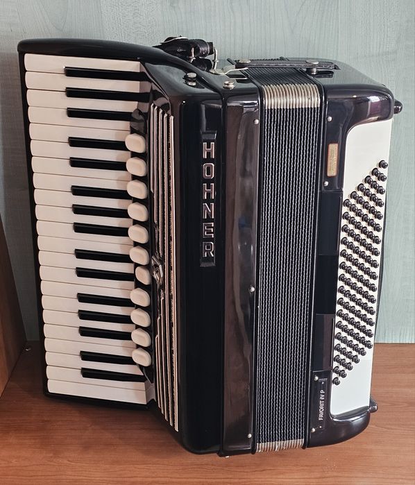 HOHNER  Favorit 4