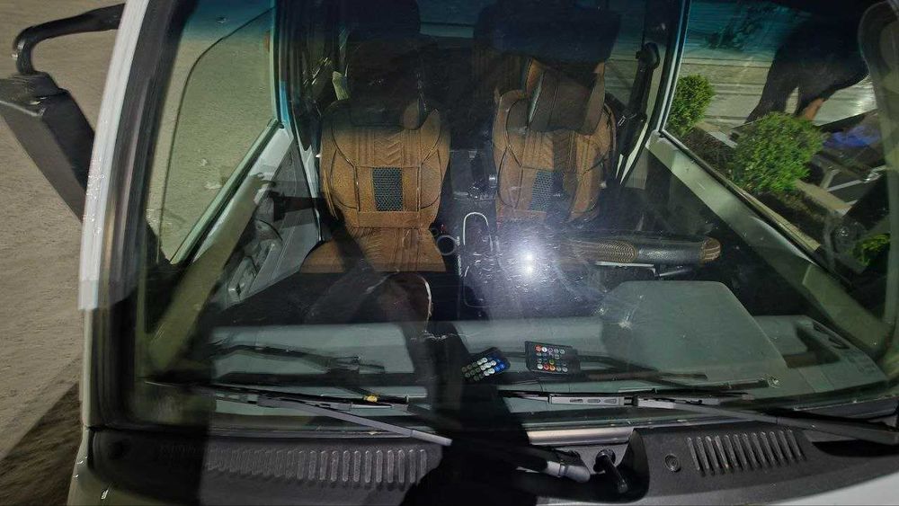 Срочна Дамас сотилади