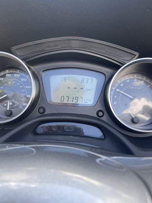 Scooter PIAGGIO  11.000 km MP3 FACELIFT  ABS/ASR cu permis car B