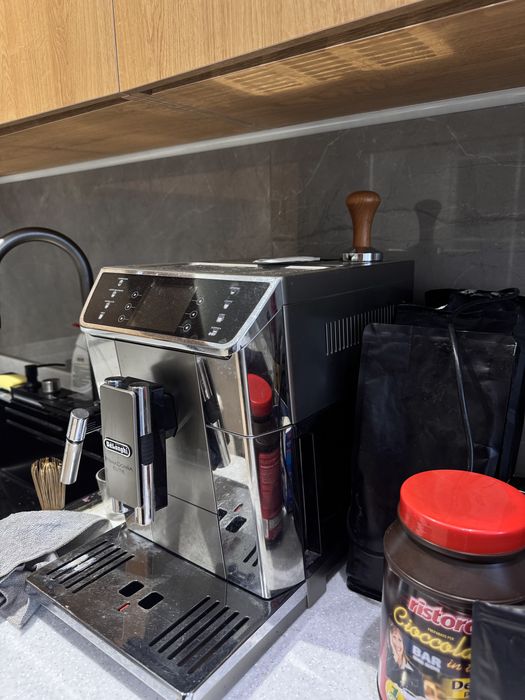 Delonghi кофемашина