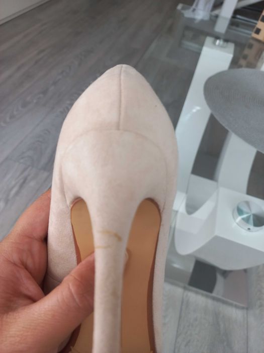 Чисто нови обувки 38 размер