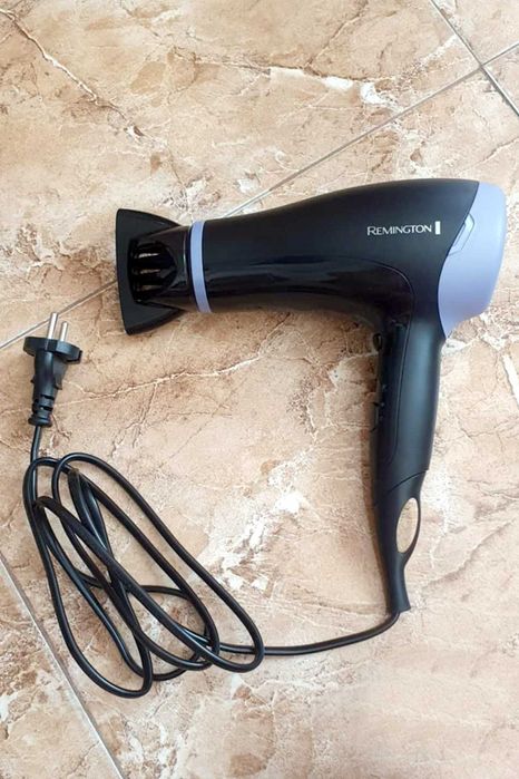 Преса и сешоар Remington D3016GP Style Essentials. НОВО.