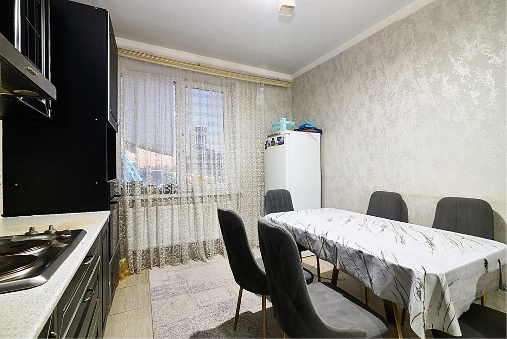 Продается 3 - х Комнатная Квартира