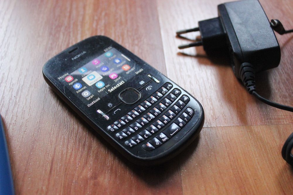 Nokia Asha 200 - dual sim