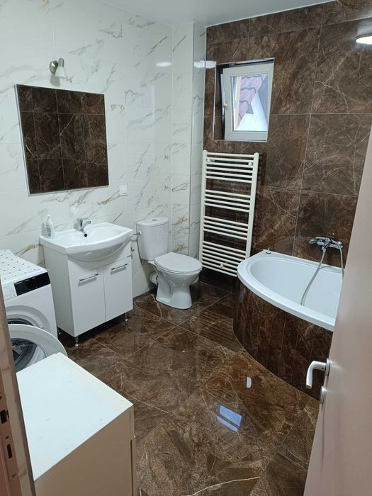 Aaprtament de vanzare 4 camere- Calea Moldovei