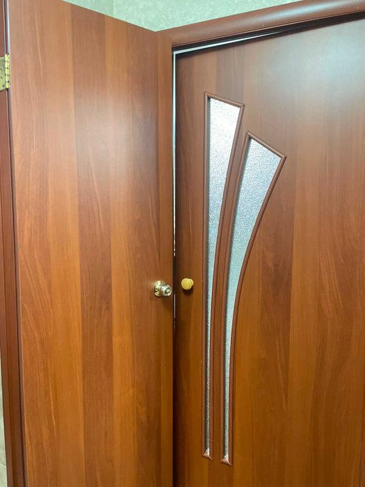 Продам б/у межкомнатные двери