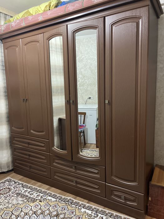 Продам шифоньер для спальной комнаты