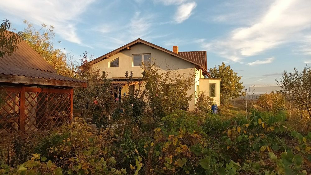 Moara Vlasiei , Casa cu teren 4250 m2