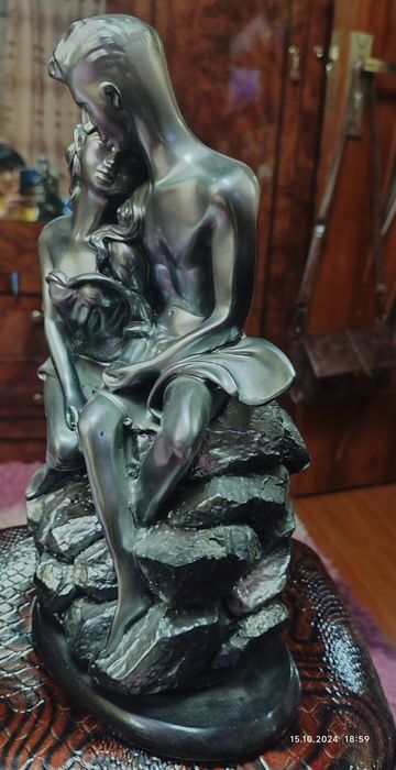 Статуэтка  очень красивая