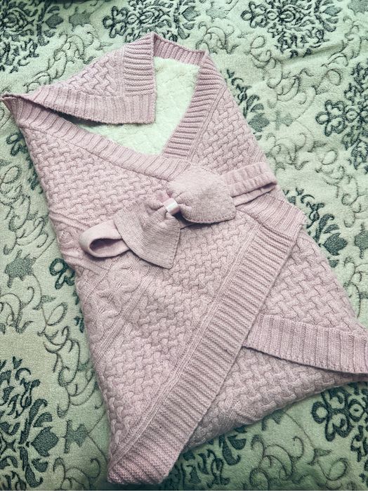 Тёплый и красивый конверт на выписку