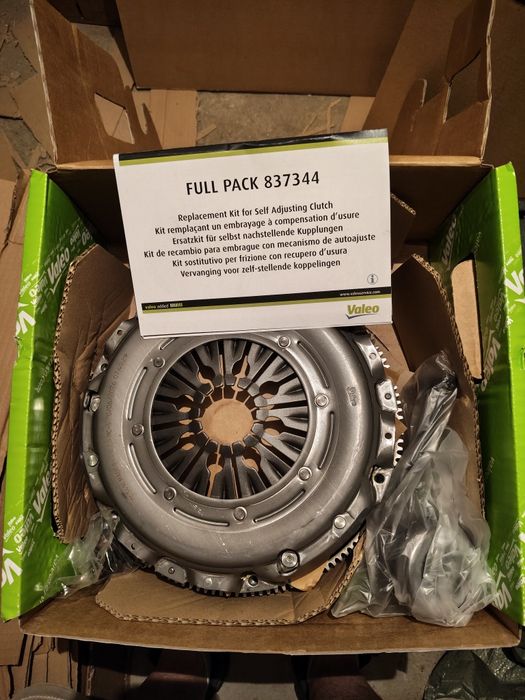Vând ambreiaj cu volanta masa dubla Vw T5 motor 2.5 cod 837344