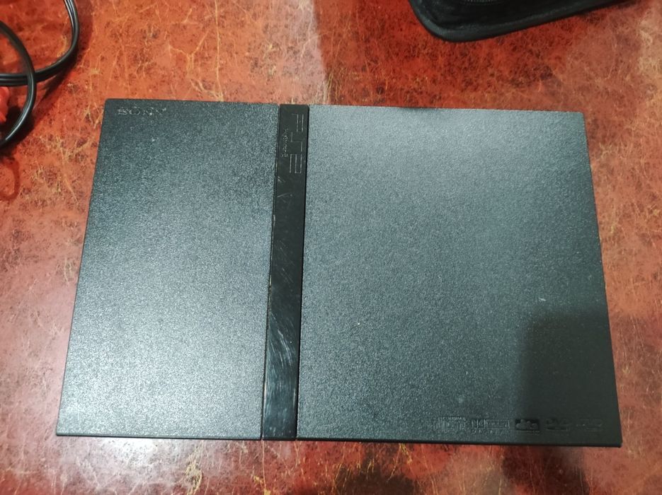 Продаю плейстейшн Sony 2 с дисками игр и джойстиками.