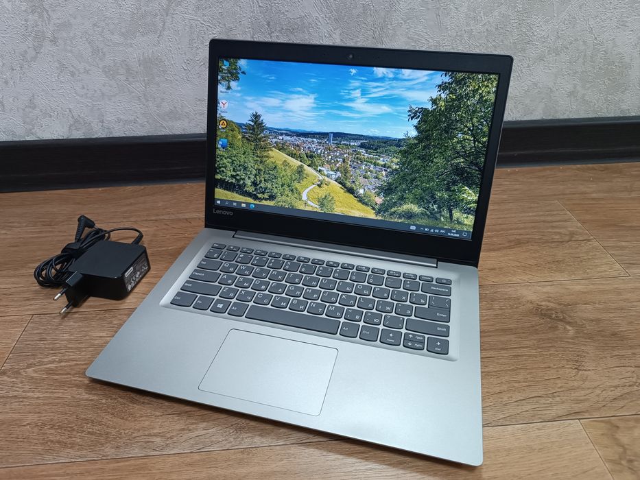 Ноутбук LENOVO SSD Windows 10 Pro.