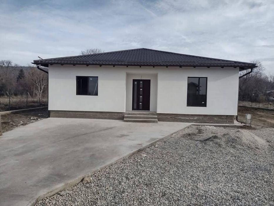 Vand case de locuit  pe structura metalica