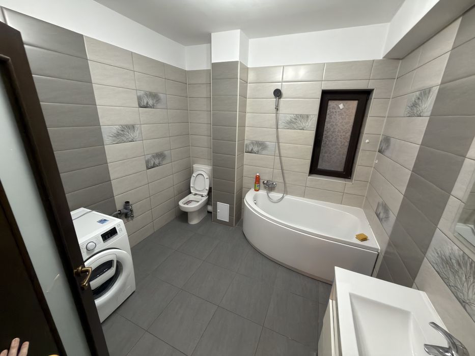 Inchiriere apartament 5 camere direct proprietar ( A se citi detaliile
