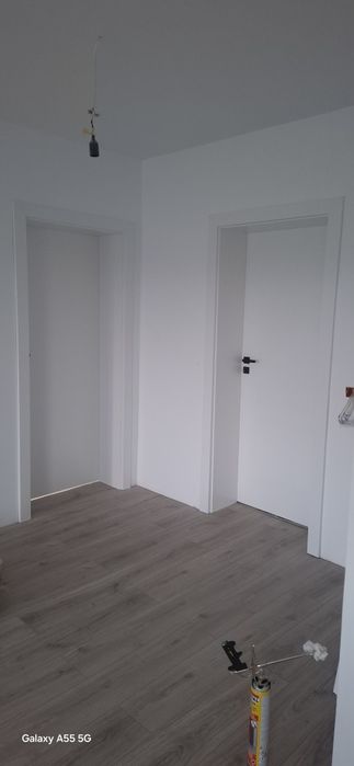 Montez uși de  interior si usi metalice