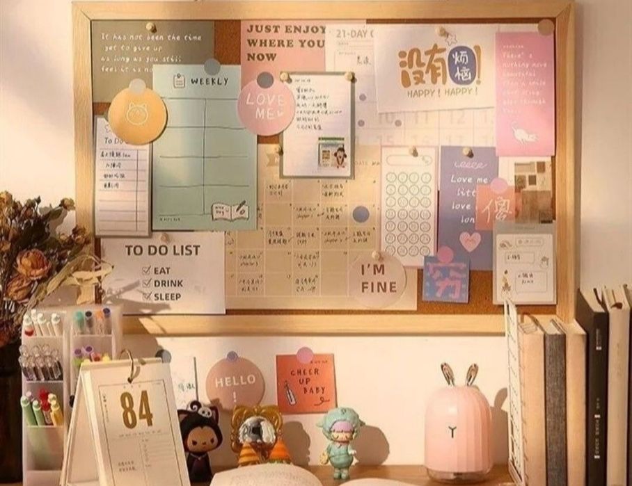 Мягкая, деревянная доска для записей.