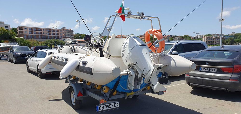 МОТОРНА ЛОДКА 5.5м.