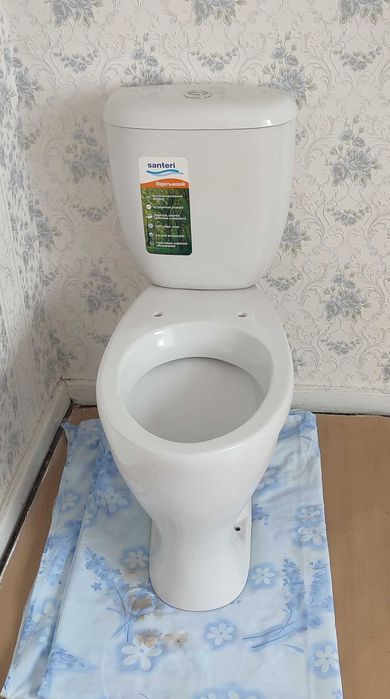 Унитаз практически новый