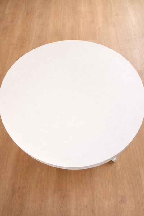 Стол устойчивый круглый