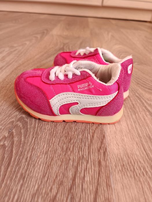 Продам детскую обувь