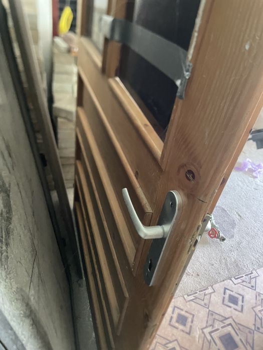 Usa lemn si sticla de vanzare