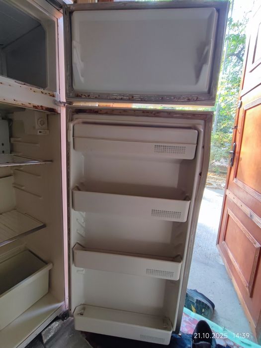 Продаю холодильник