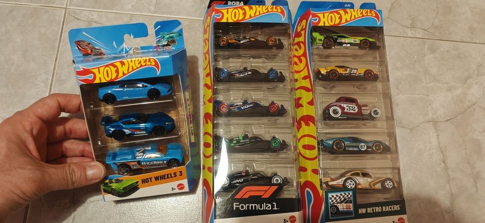 Колички hot wheels и matchbox