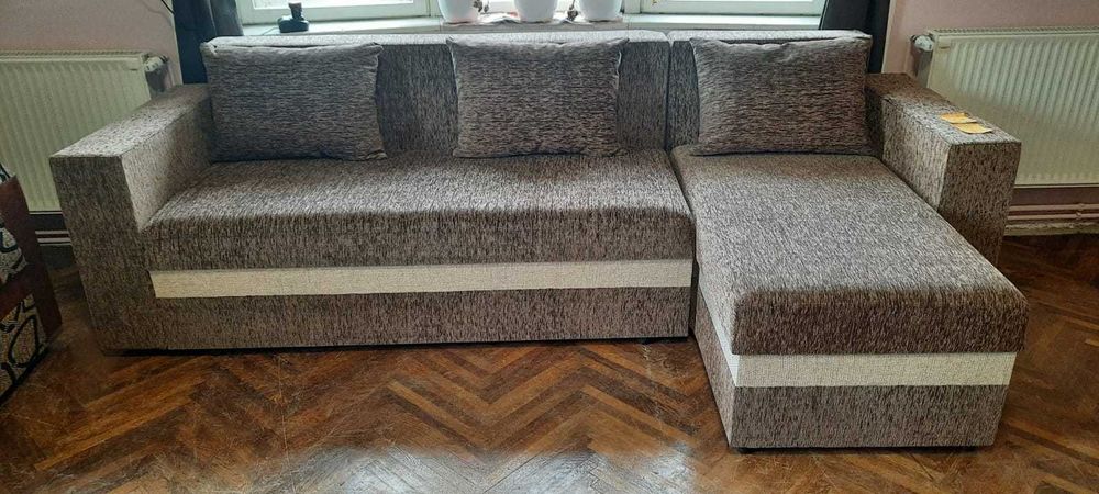 Vând canapele și colțare făcute la comandă