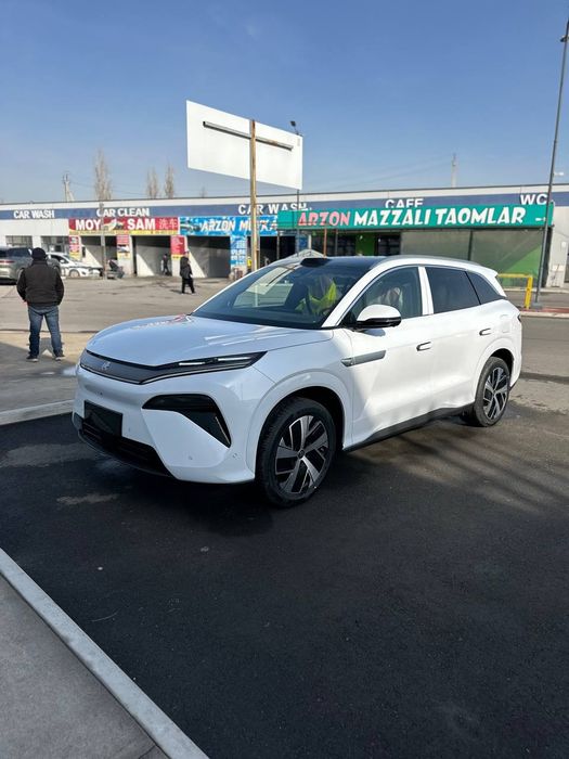 Byd Tang L yengi