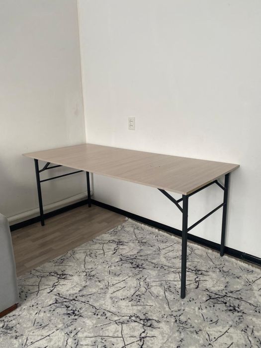 Длинный стол