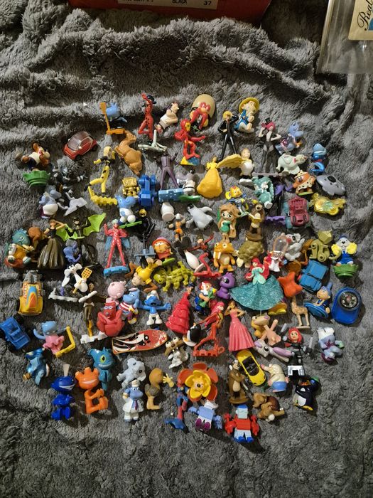 Продаю игрушки из киндера