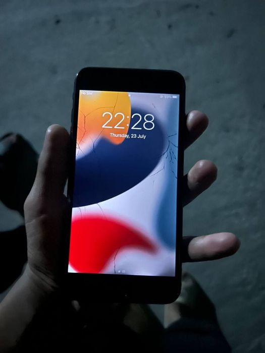 Iphone 7+ aybi 1x ishlamedi oynasi singan