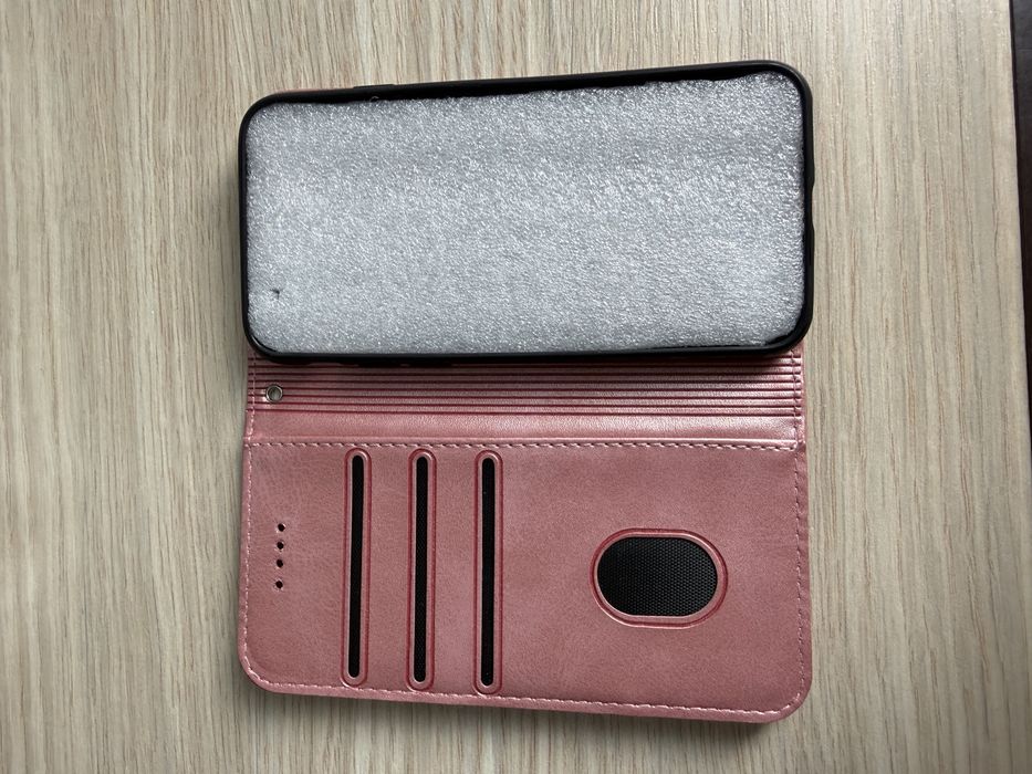 Husa Tip Carte iPhone 7/8/SE + GRATIS Huse si Folii
