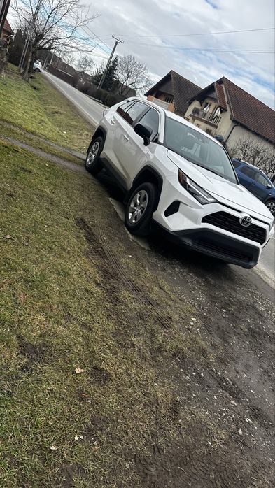 Toyota rav4 ut 2024