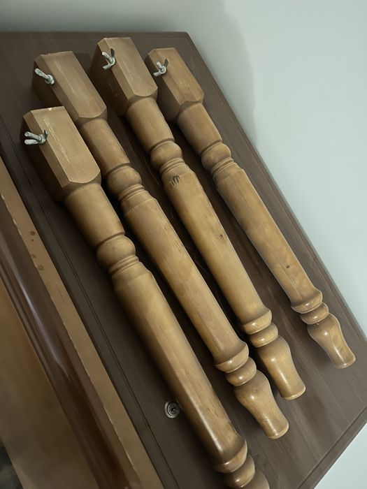 Продается стол деревянный