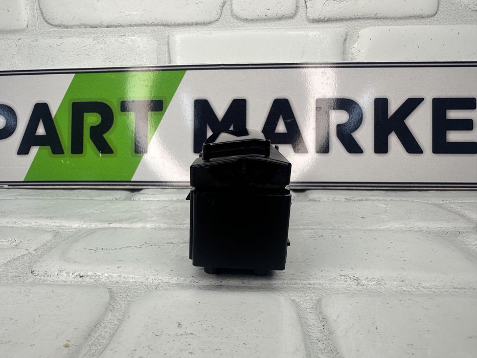 Бутон аварийни светлини AUDI Q4 E-TRON 85E925301P