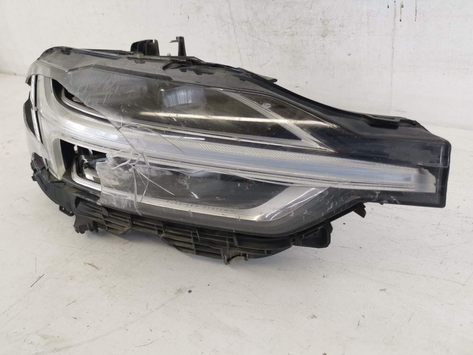 Десен фар Led Волво ХЦ60 / Volvo XC60 2 [ - ] Оригинален Повреден